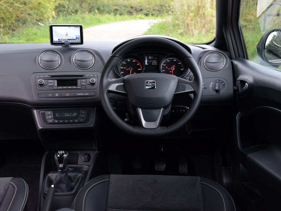  Seat Ibiza 30th Anniversary Limited Edition 2014 года  (UK) (фото 5 из 7)